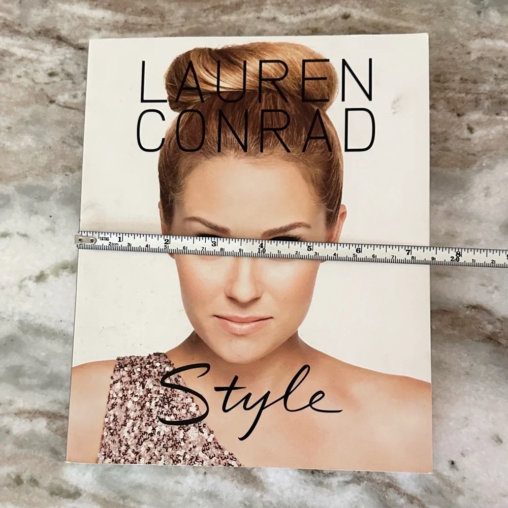 LC Lauren Conrad Style / Fashion Book